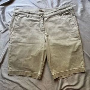 Tommy Bahama Bermuda Shorts 8 Khaki/Tan